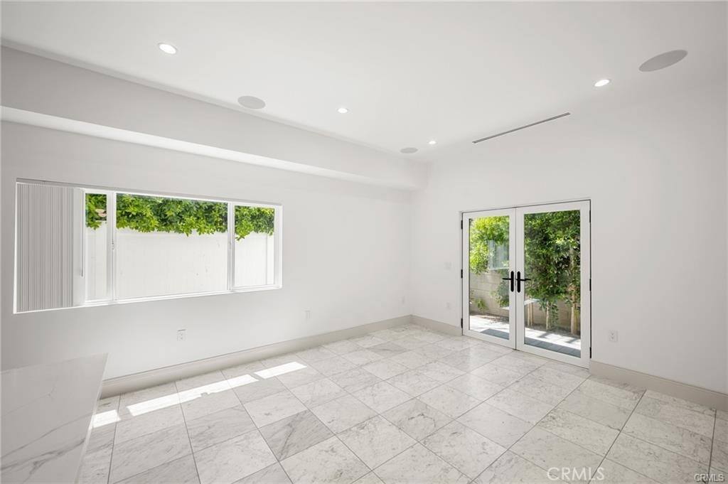 Apartment for rent at 13908 Collins St, Van Nuys, CA 91401
