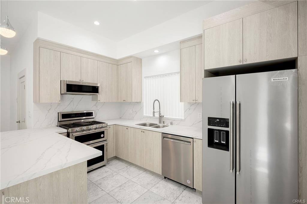 Apartment for rent at 13908 Collins St, Van Nuys, CA 91401