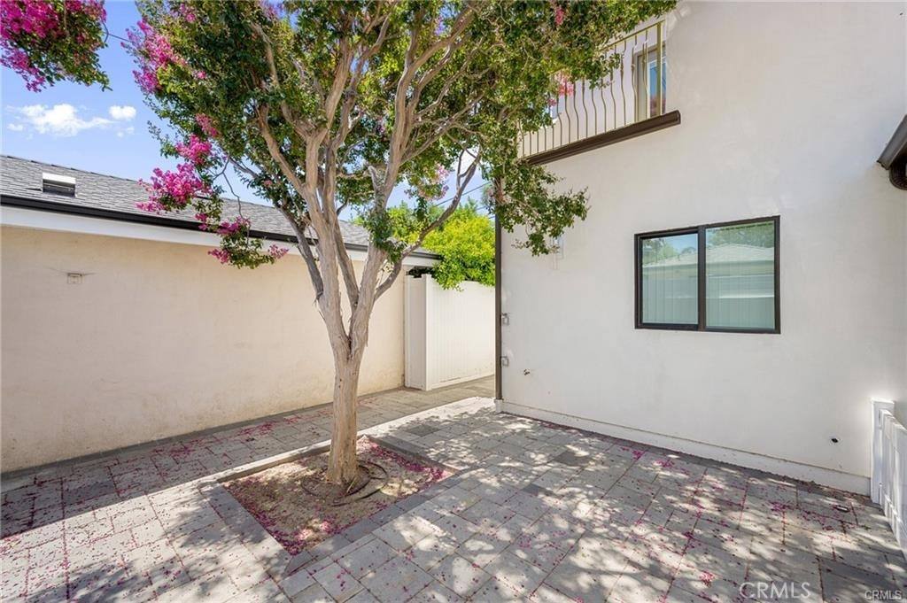 Apartment for rent at 13908 Collins St, Van Nuys, CA 91401