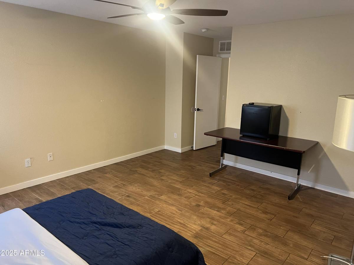 Apartment for rent at 3020 W Red Fox Rd, Phoenix, AZ 85083