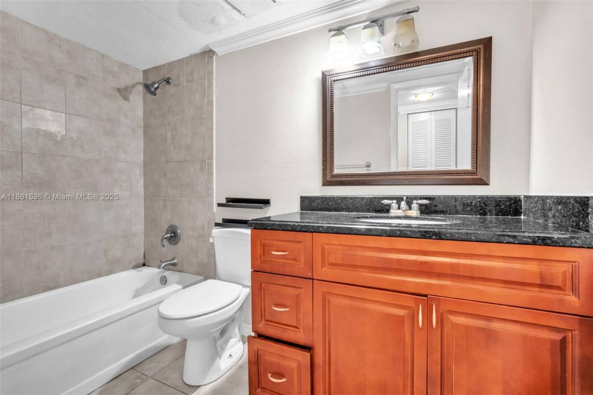 Apartment for rent at 6575 W Oakland Park Blvd #218, Fort Lauderdale, FL 33313