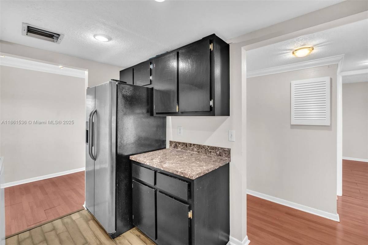 Apartment for rent at 6575 W Oakland Park Blvd #218, Fort Lauderdale, FL 33313