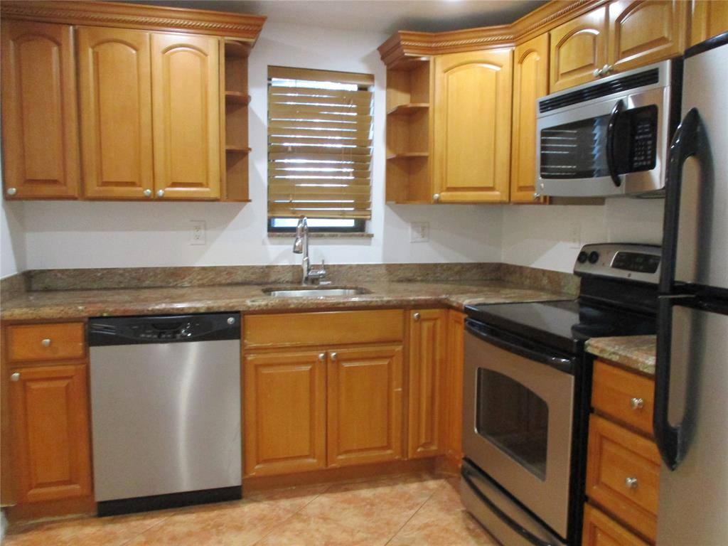 Apartment for rent at 9370 SW 8th St #312, Boca Raton, FL 33428