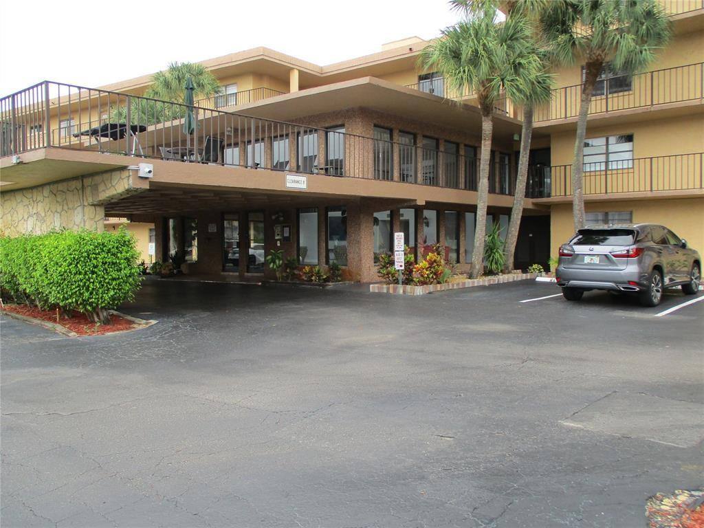 Apartment for rent at 9370 SW 8th St #312, Boca Raton, FL 33428