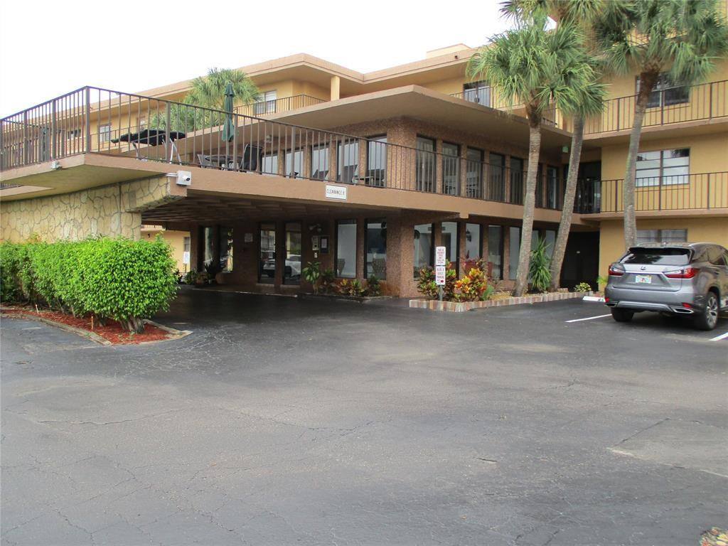 Apartment for rent at 9370 SW 8th St #312, Boca Raton, FL 33428