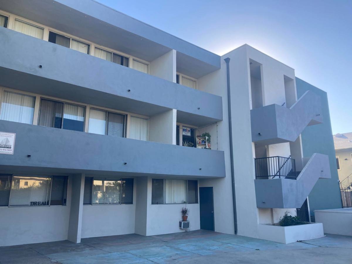 Apartment for rent at 1840 Winona Blvd, Los Angeles, CA 90027