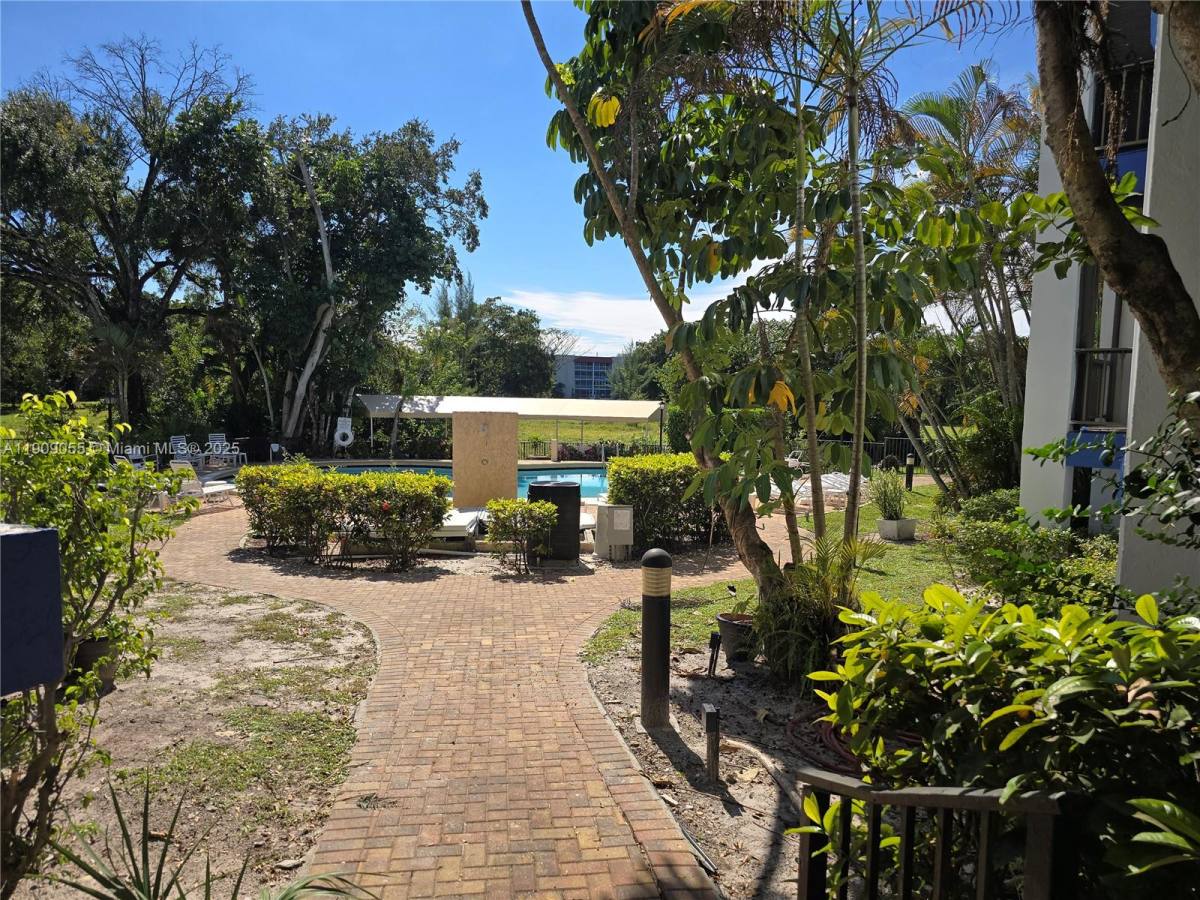 Condo for rent at 6010 S Falls Circle Dr #206, Fort Lauderdale, FL 33319