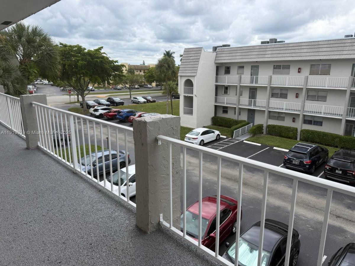 Apartment for rent at 8220 Sunrise Lakes Blvd #309, Fort Lauderdale, FL 33322