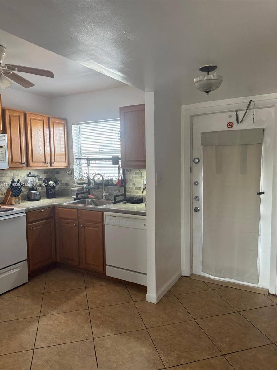 Apartment for rent at 8220 Sunrise Lakes Blvd #309, Fort Lauderdale, FL 33322