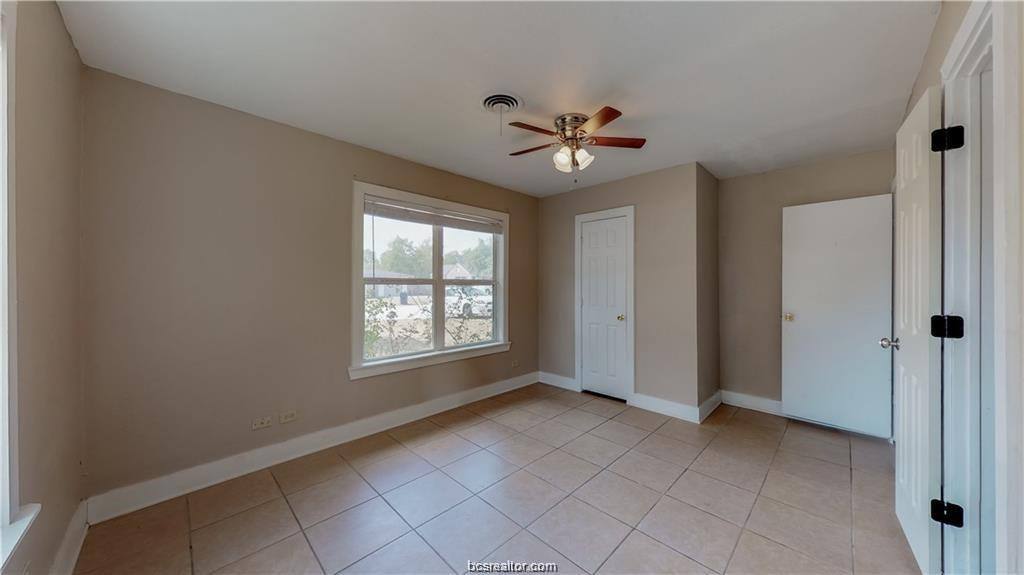 Apartment for rent at 202 Walton Dr #202, College Station, TX 77840