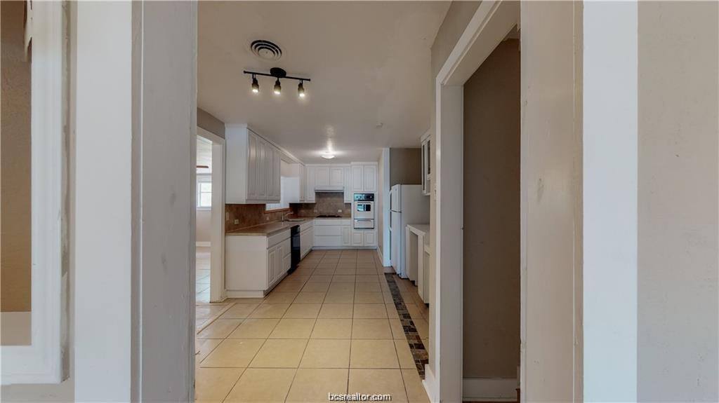 Apartment for rent at 202 Walton Dr #202, College Station, TX 77840