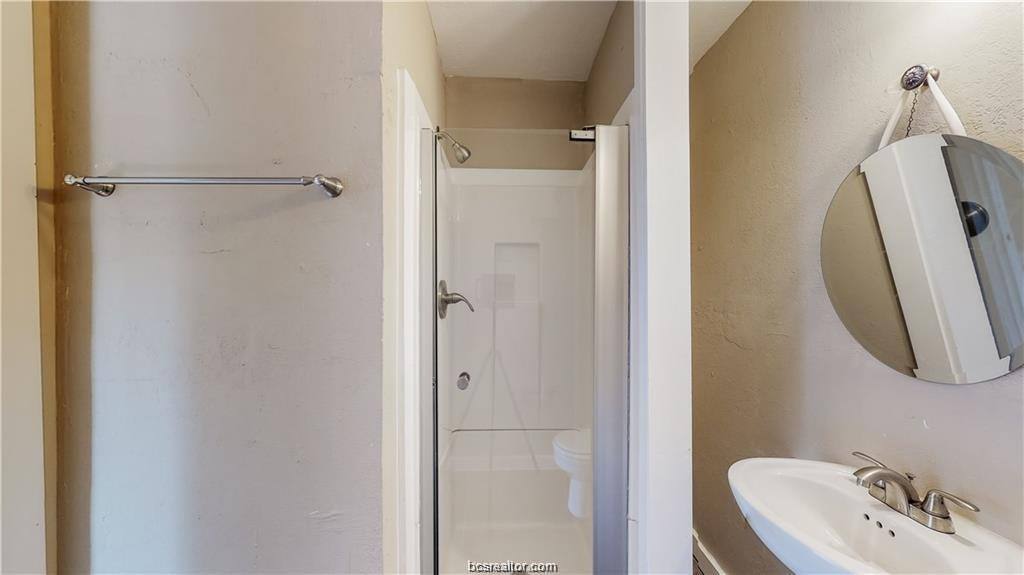 Apartment for rent at 202 Walton Dr #202, College Station, TX 77840