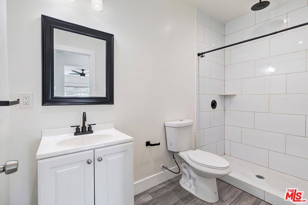 Apartment for rent at 1054 Maine Ave, Long Beach, CA 90813
