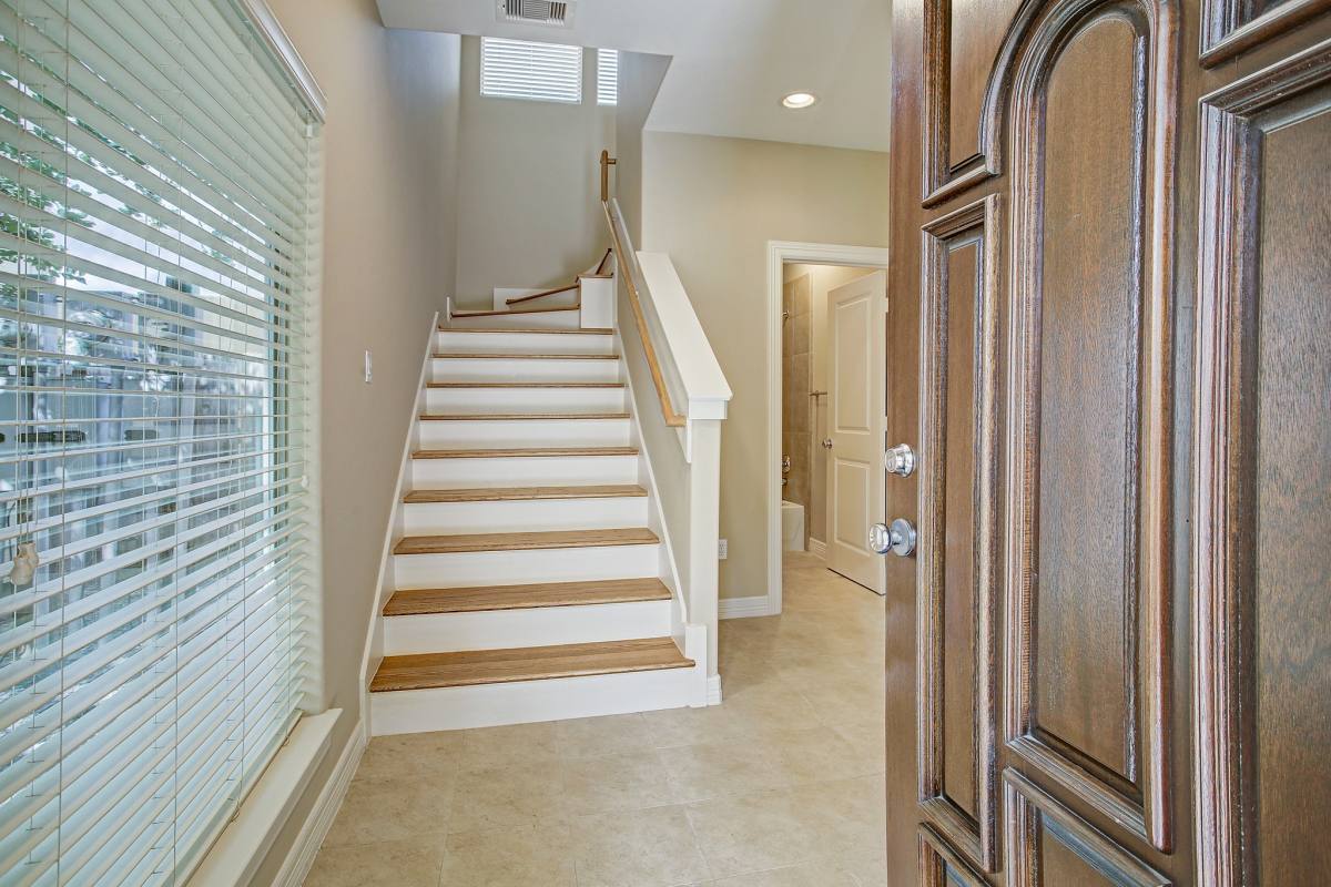 Townhouse for rent at 3824 Center Plaza Dr, Houston, TX 77007