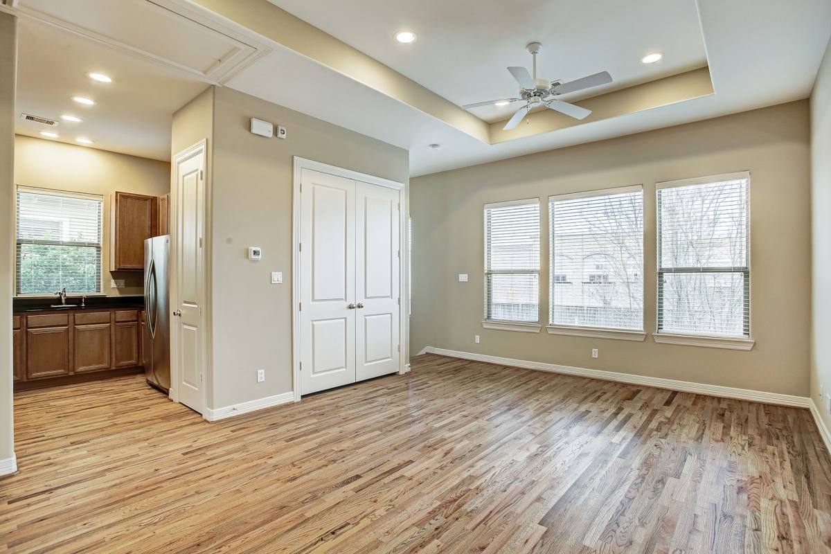 Townhouse for rent at 3824 Center Plaza Dr, Houston, TX 77007