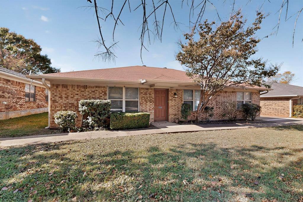 Apartment for rent at 2320 Bernard St, Denton, TX 76205