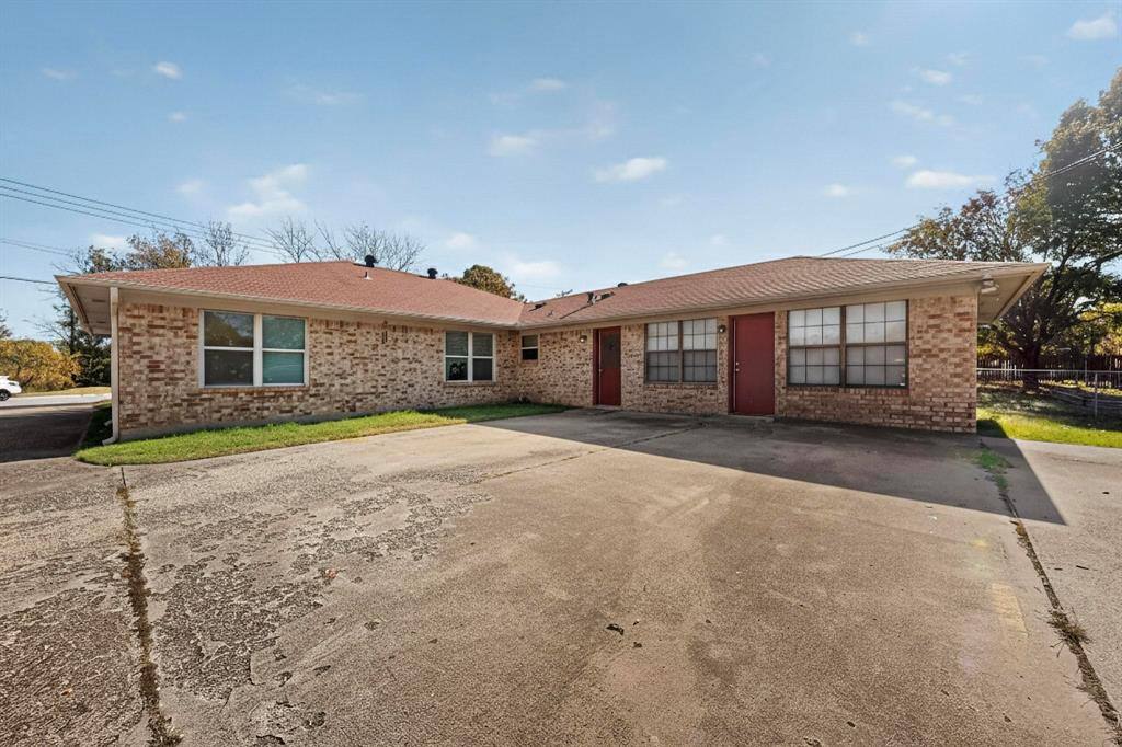 Apartment for rent at 2320 Bernard St, Denton, TX 76205