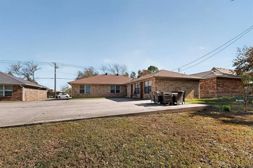 Apartment for rent at 2320 Bernard St, Denton, TX 76205