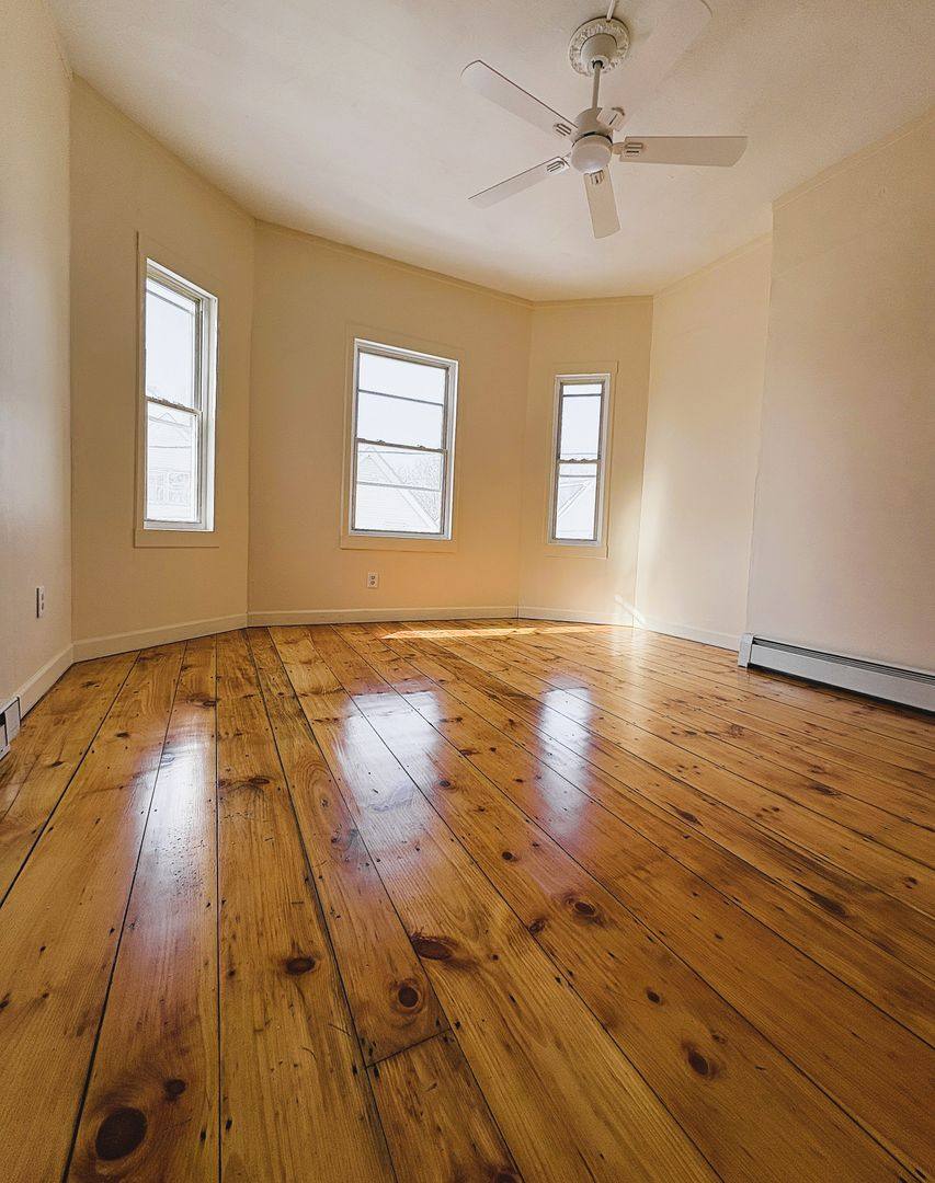 Apartment for rent at 21-27 Clare St, Lowell, MA 01854