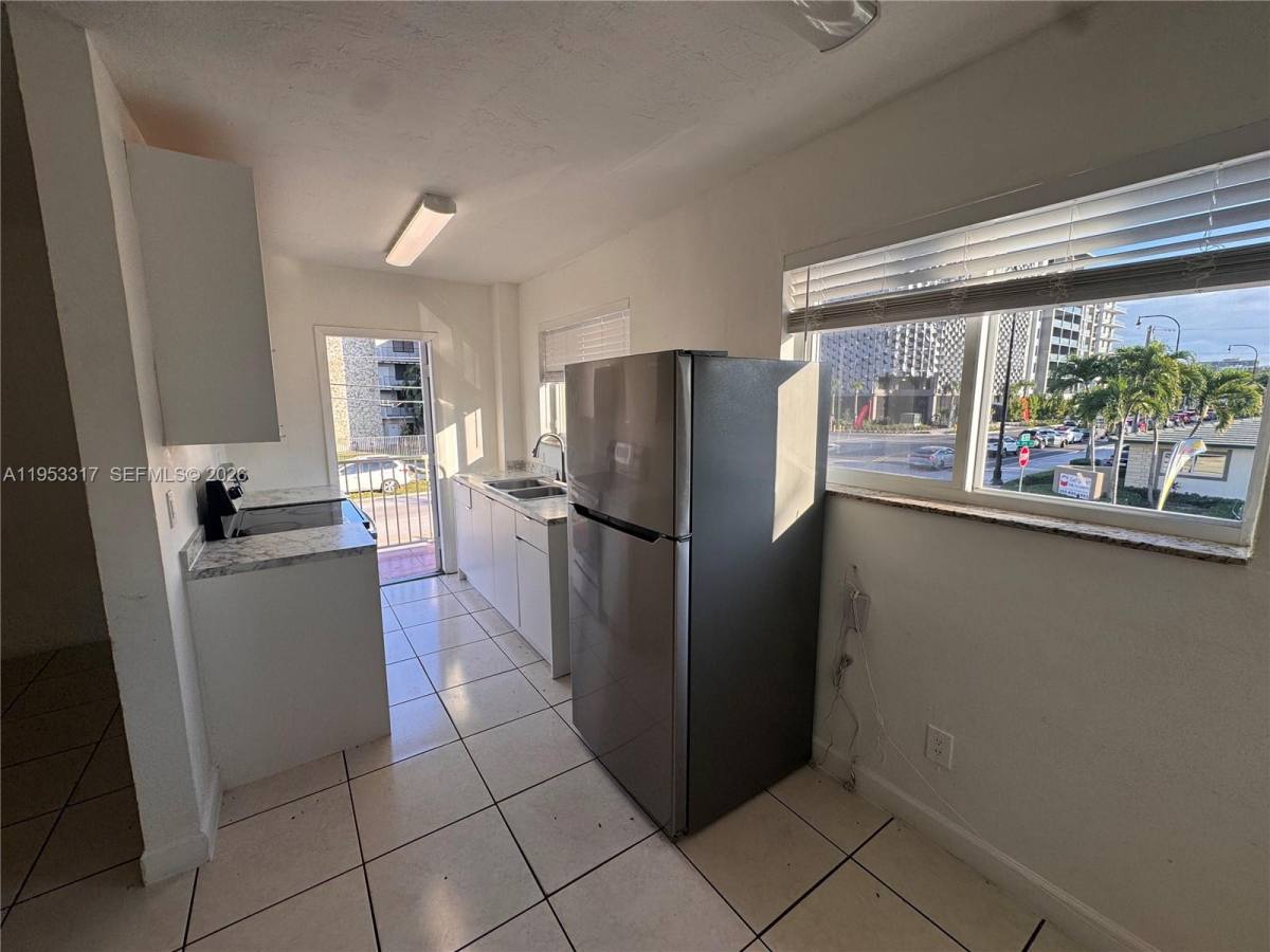Apartment for rent at 1595 NE 125th St #6, Miami, FL 33161