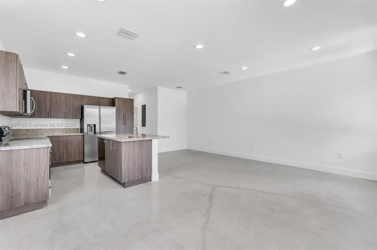 Apartment for rent at 638 NW 15th Ave #638, Fort Lauderdale, FL 33311