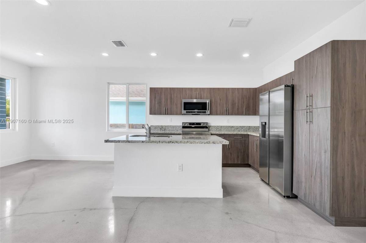 Apartment for rent at 638 NW 15th Ave #638, Fort Lauderdale, FL 33311