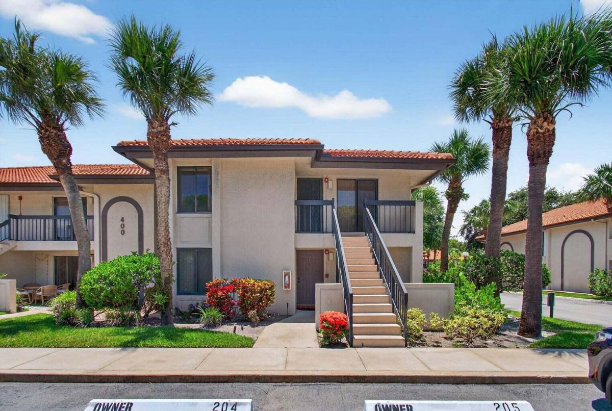 Condo for rent at 400 Club Circle #201, Boca Raton, FL 33487