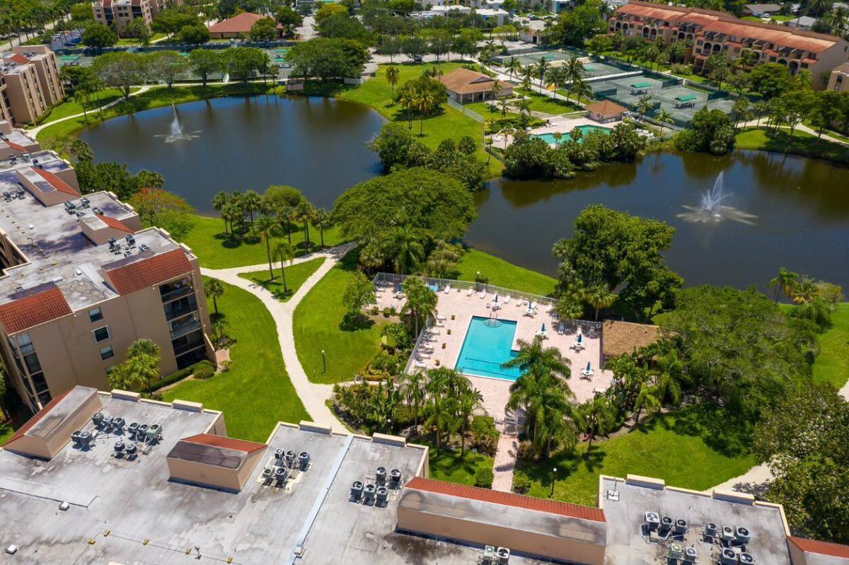 Apartment for rent at 2255 Lindell Blvd #4306, Delray Beach, FL 33444