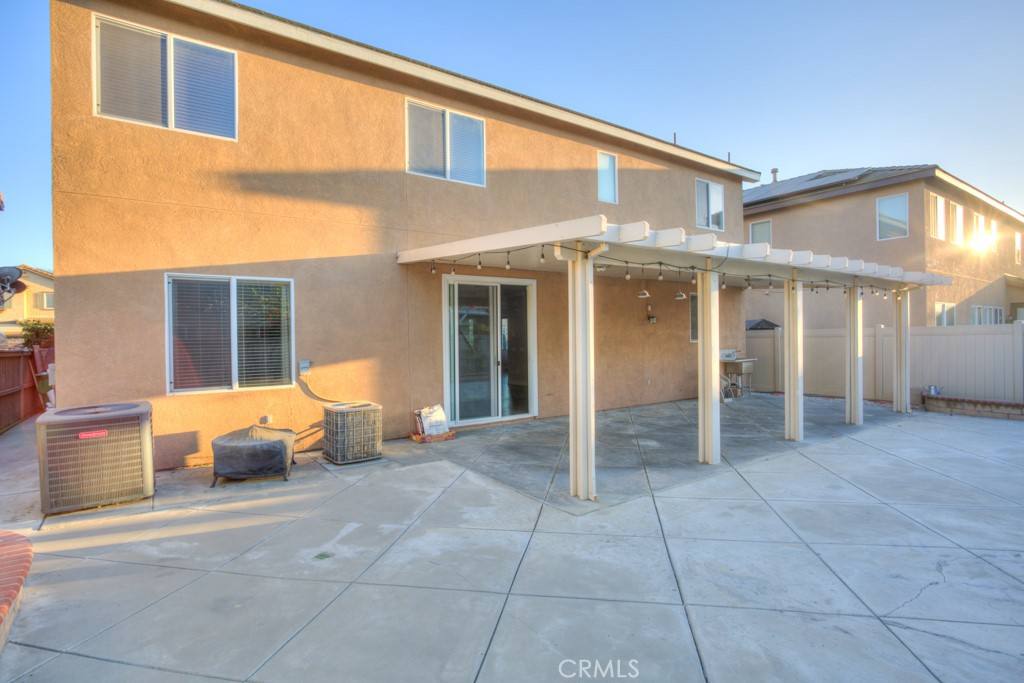 Apartment for rent at 7783 Alderwood Ave, Corona, CA 92880