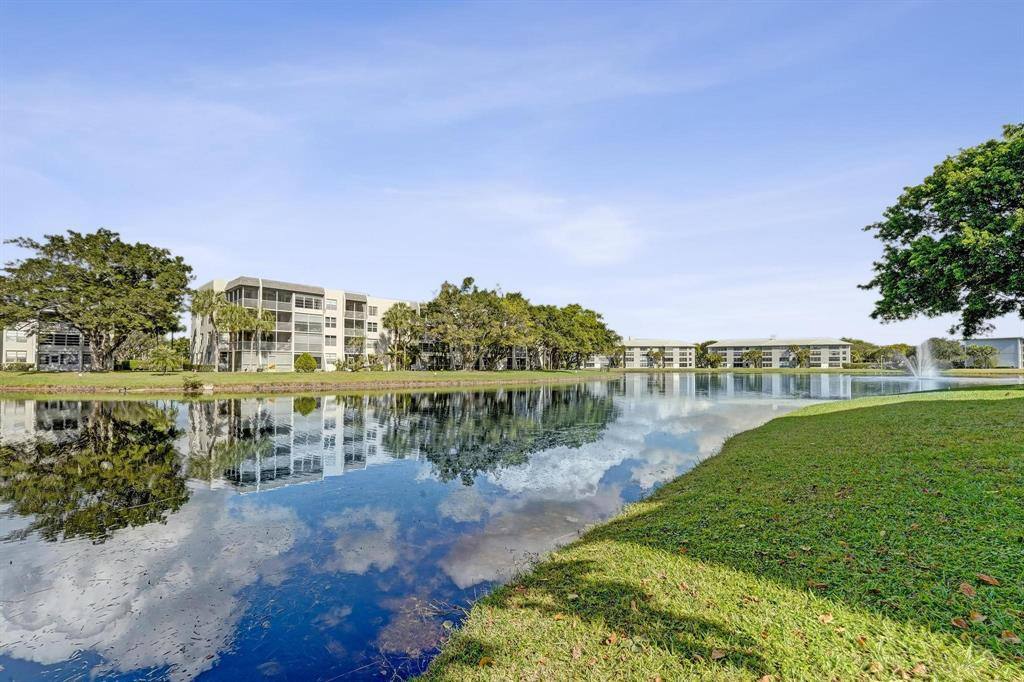 Condo for rent at 9235 Lagoon Place #308, Fort Lauderdale, FL 33324