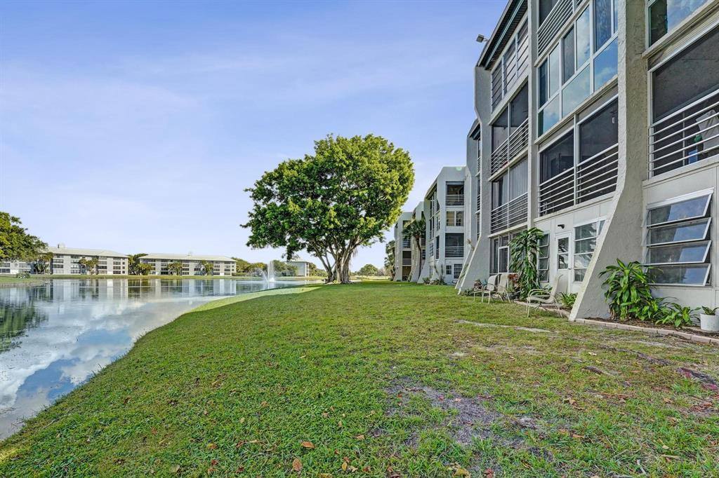 Condo for rent at 9235 Lagoon Place #308, Fort Lauderdale, FL 33324