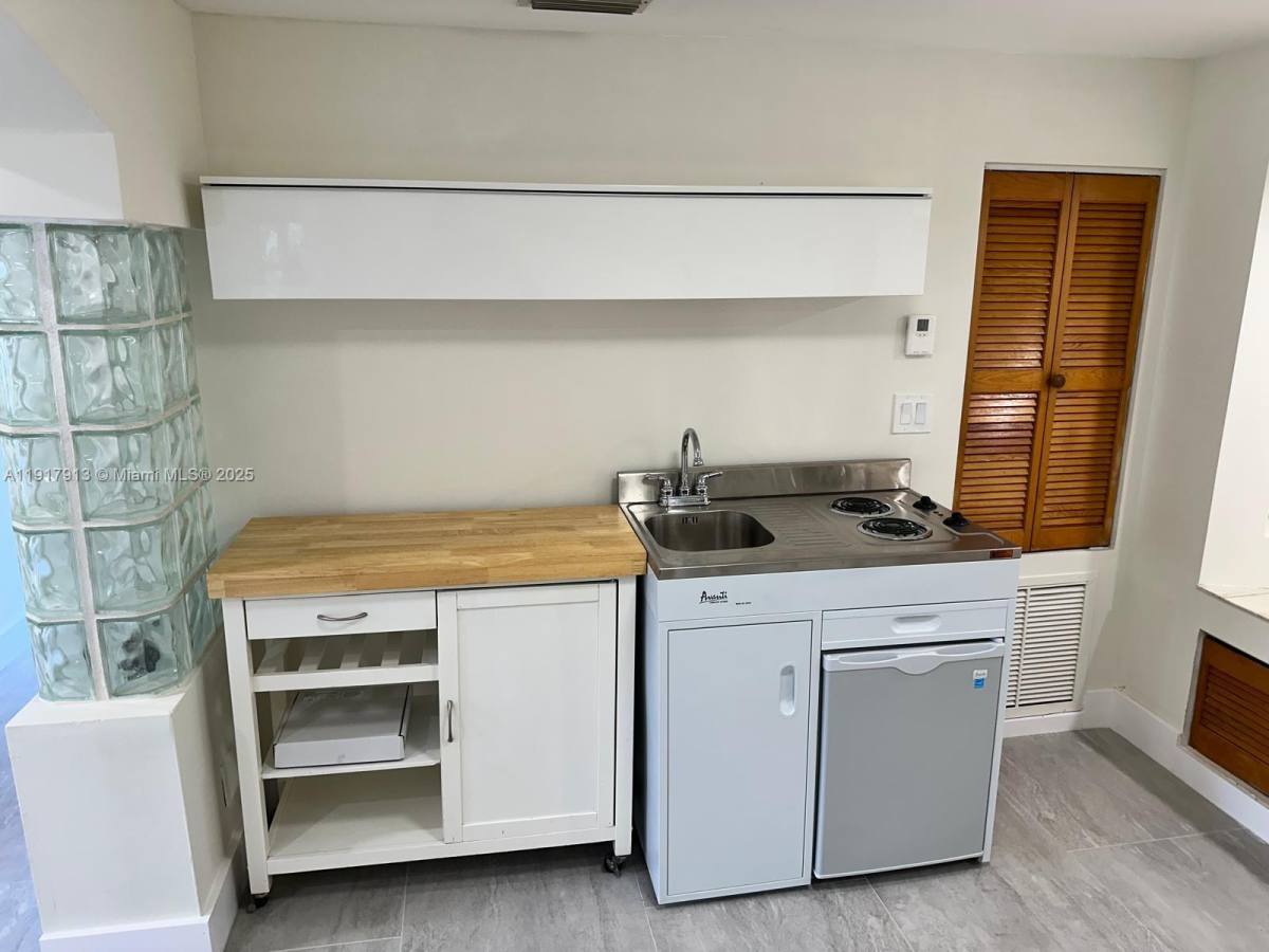 Apartment for rent at 161 SW 52nd Court #161, Miami, FL 33134