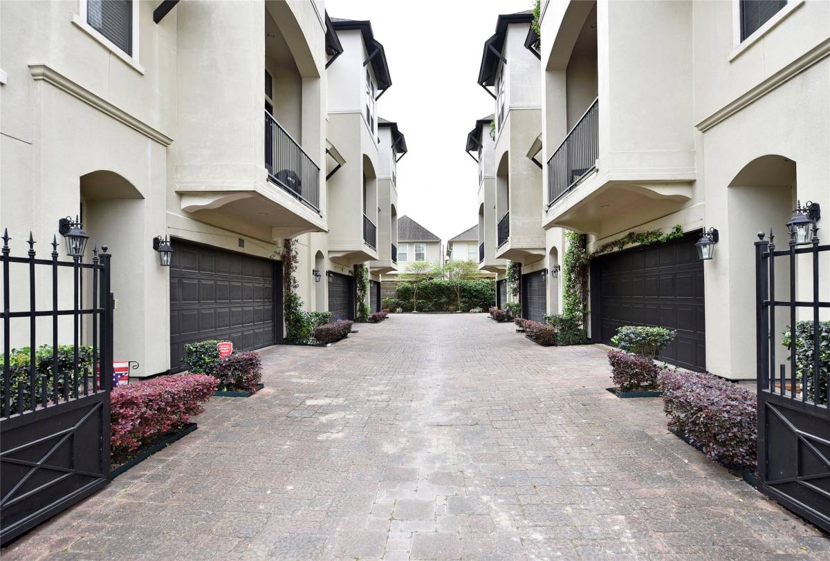 Apartment for rent at 5813 A Kiam St, Houston, TX 77007
