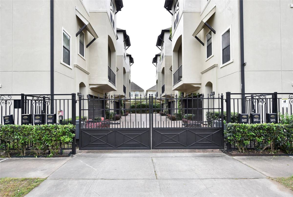 Apartment for rent at 5813 A Kiam St, Houston, TX 77007