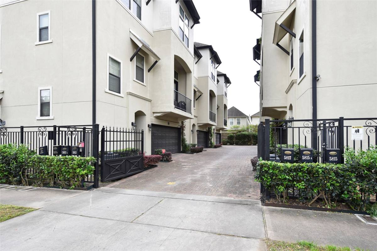 Apartment for rent at 5813 A Kiam St, Houston, TX 77007