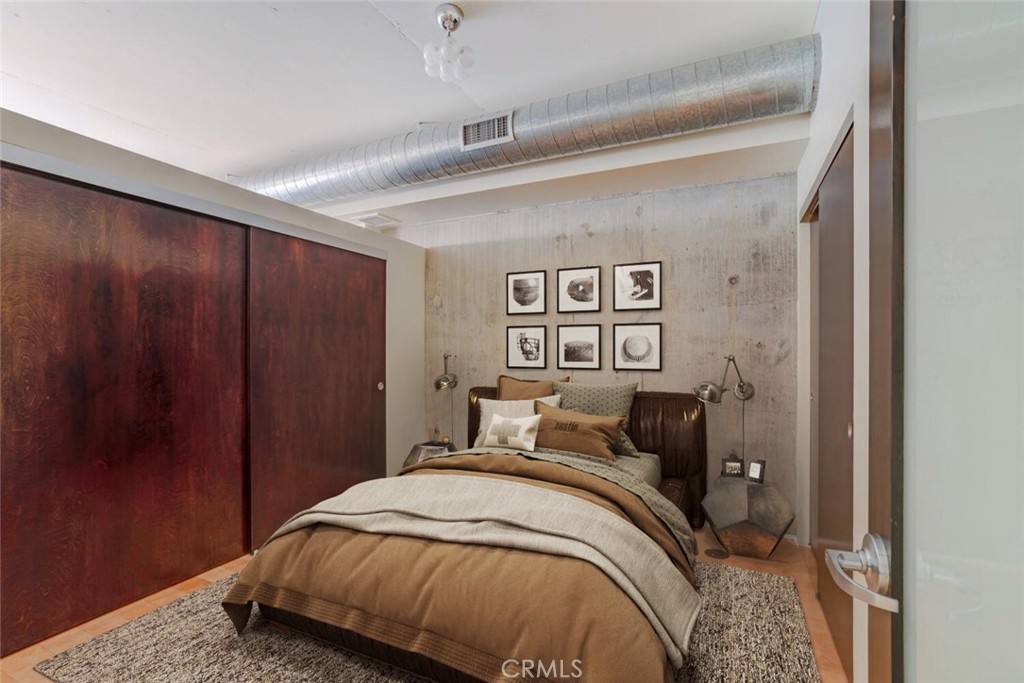 Apartment for rent at 1100-403 S Hope St, Los Angeles, CA 90015