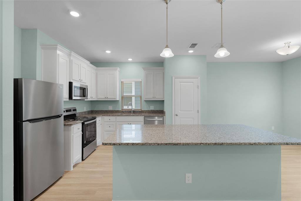 Apartment for rent at 2027 Bluebonnet Ave, Denison, TX 75020