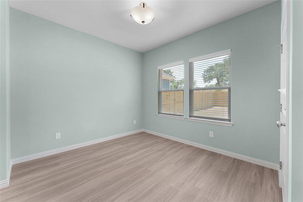 Apartment for rent at 2027 Bluebonnet Ave, Denison, TX 75020