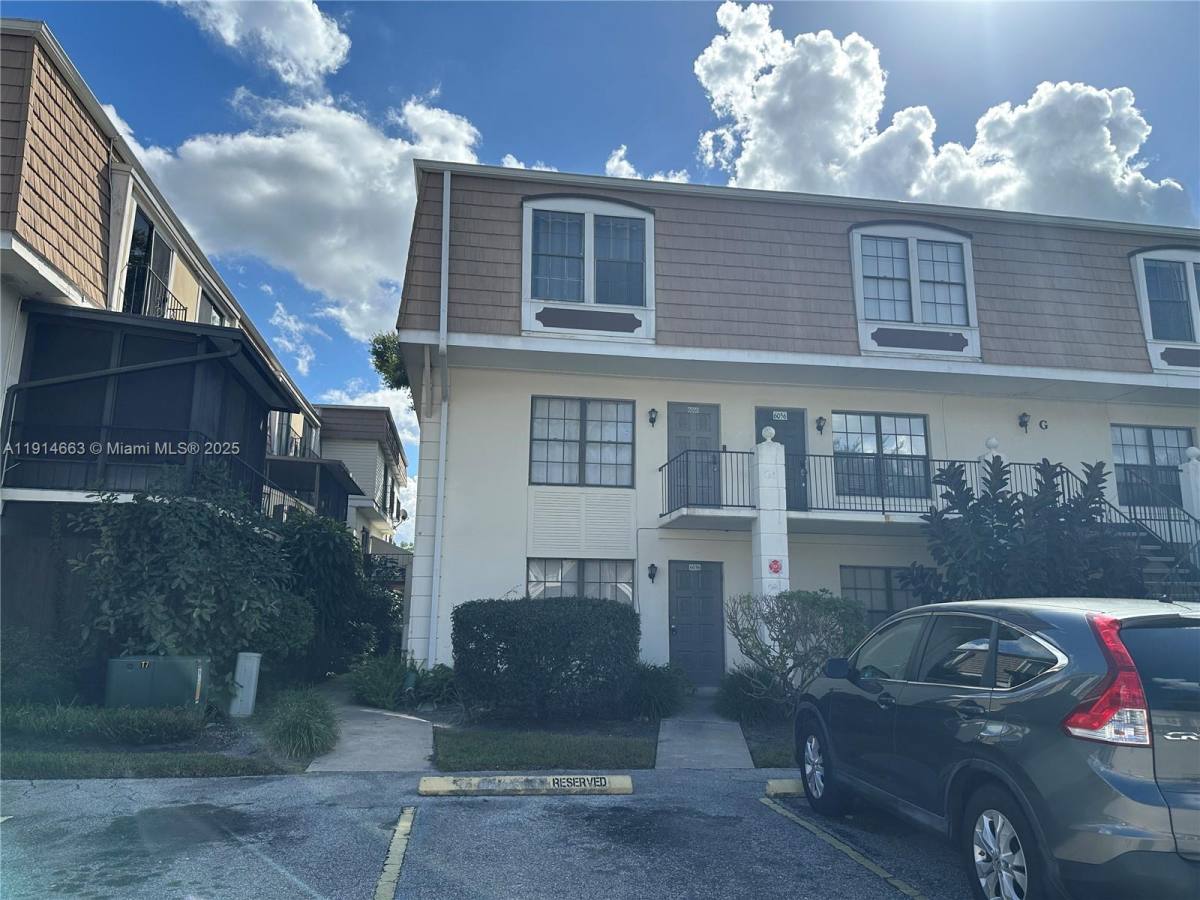 Condo for rent at 6060 Village Circle N, Orlando, FL 32822