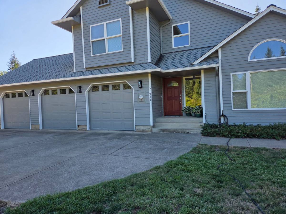 House for rent at 31934 Deberry Rd, Creswell, OR 97426