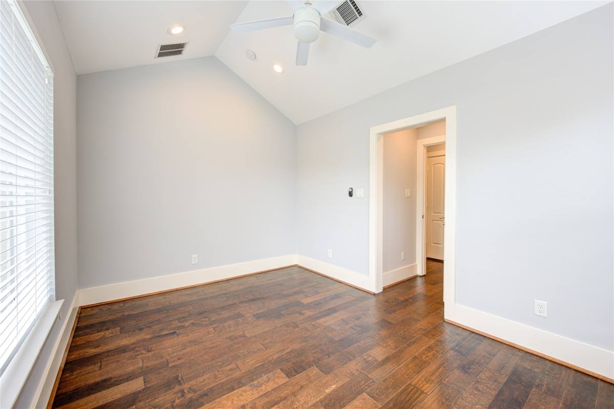 Apartment for rent at 2401 Eagle St, Houston, TX 77004