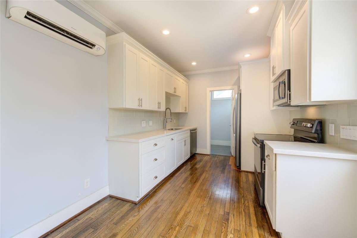 Apartment for rent at 2401 Eagle St, Houston, TX 77004