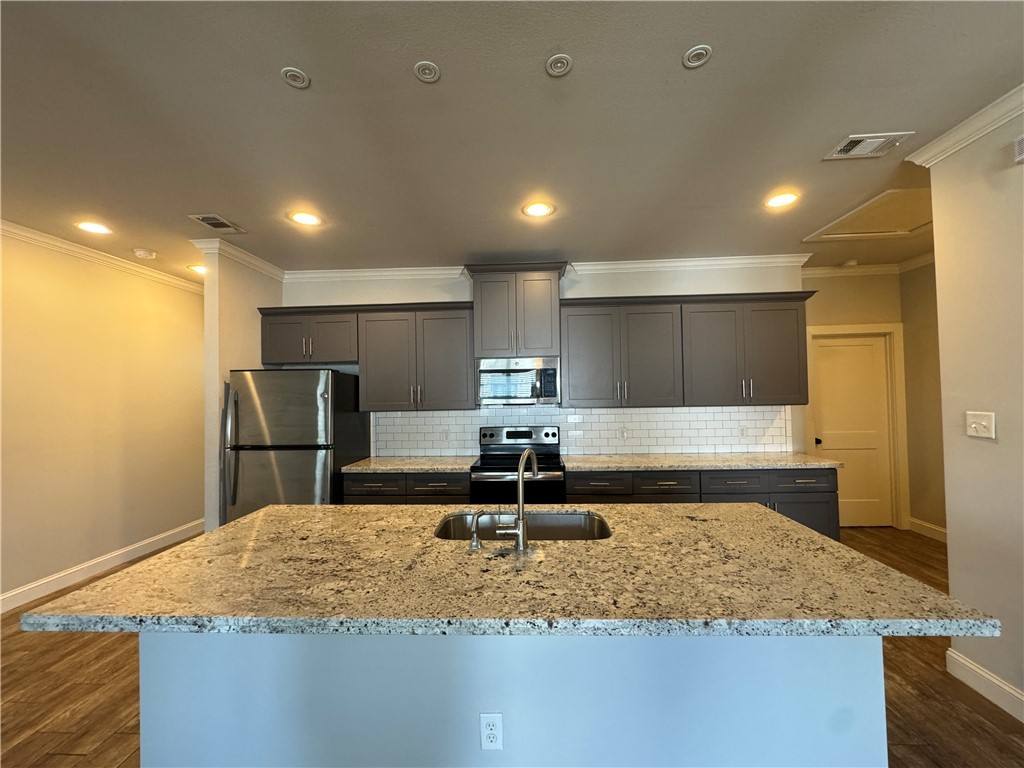 Townhouse for rent at 203 Brentwood Dr E #76, College Station, TX 77840