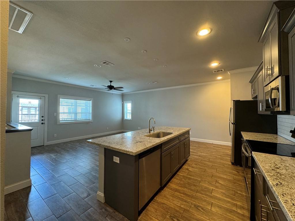 Townhouse for rent at 203 Brentwood Dr E #76, College Station, TX 77840