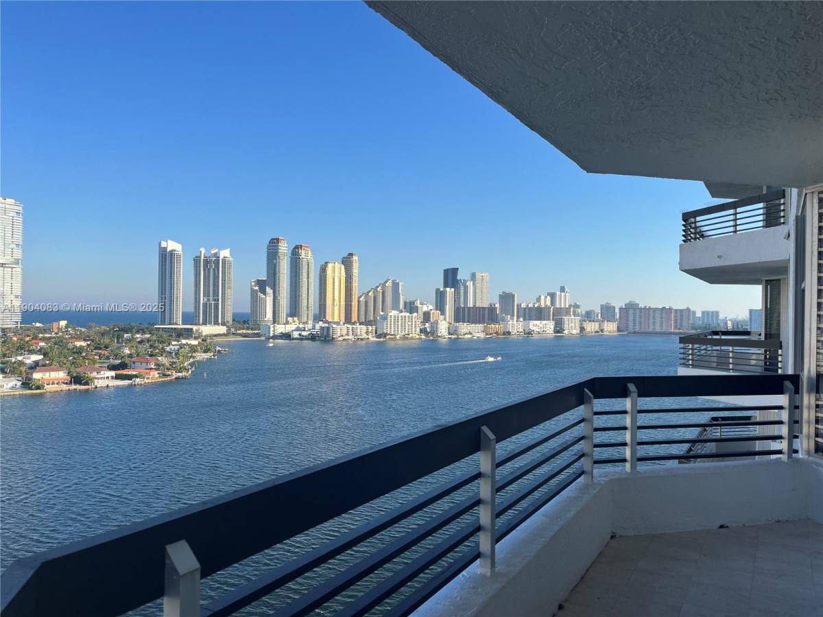 Condo for rent at 3600 Mystic Pointe Dr #1717, Miami, FL 33180