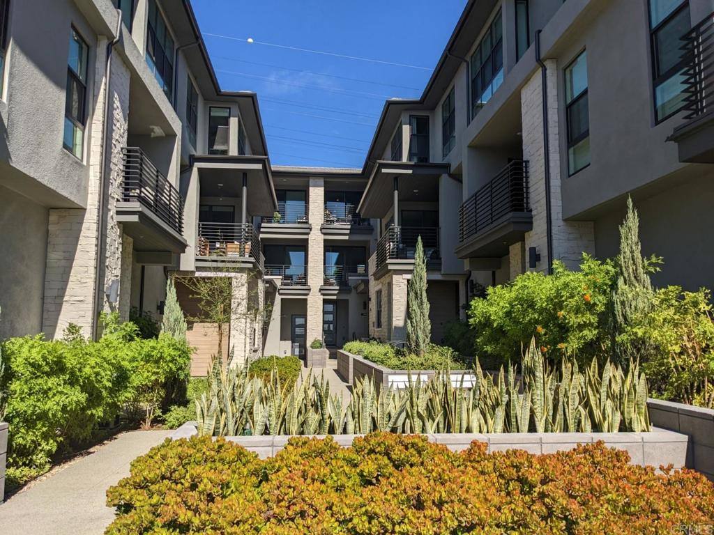 Townhouse for rent at 2950 Via Alta Place, San Diego, CA 92108