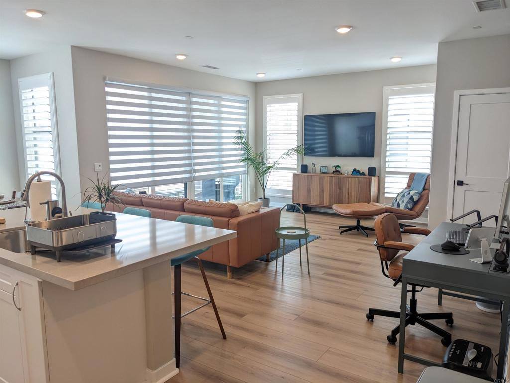 Townhouse for rent at 2950 Via Alta Place, San Diego, CA 92108