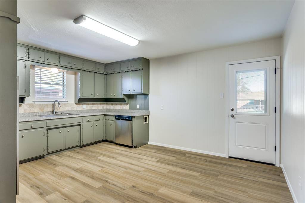 Apartment for rent at 8552 Gibbs Dr, Fort Worth, TX 76108