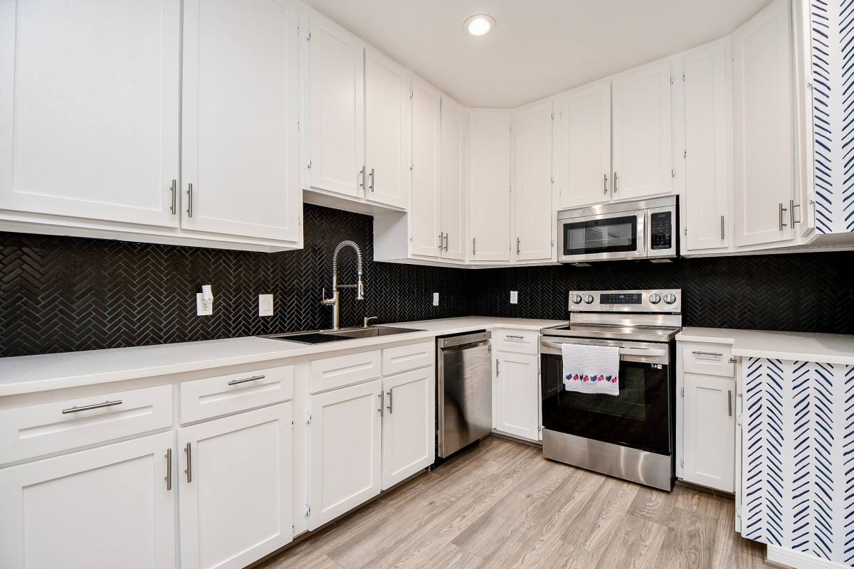 Condo for rent at 2626 Bering Dr, Houston, TX 77057