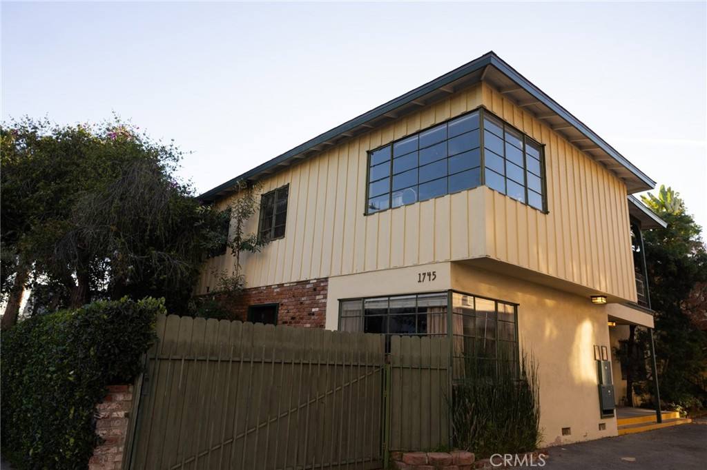 Apartment for rent at 1745 Mariposa Ave, Los Angeles, CA 90027